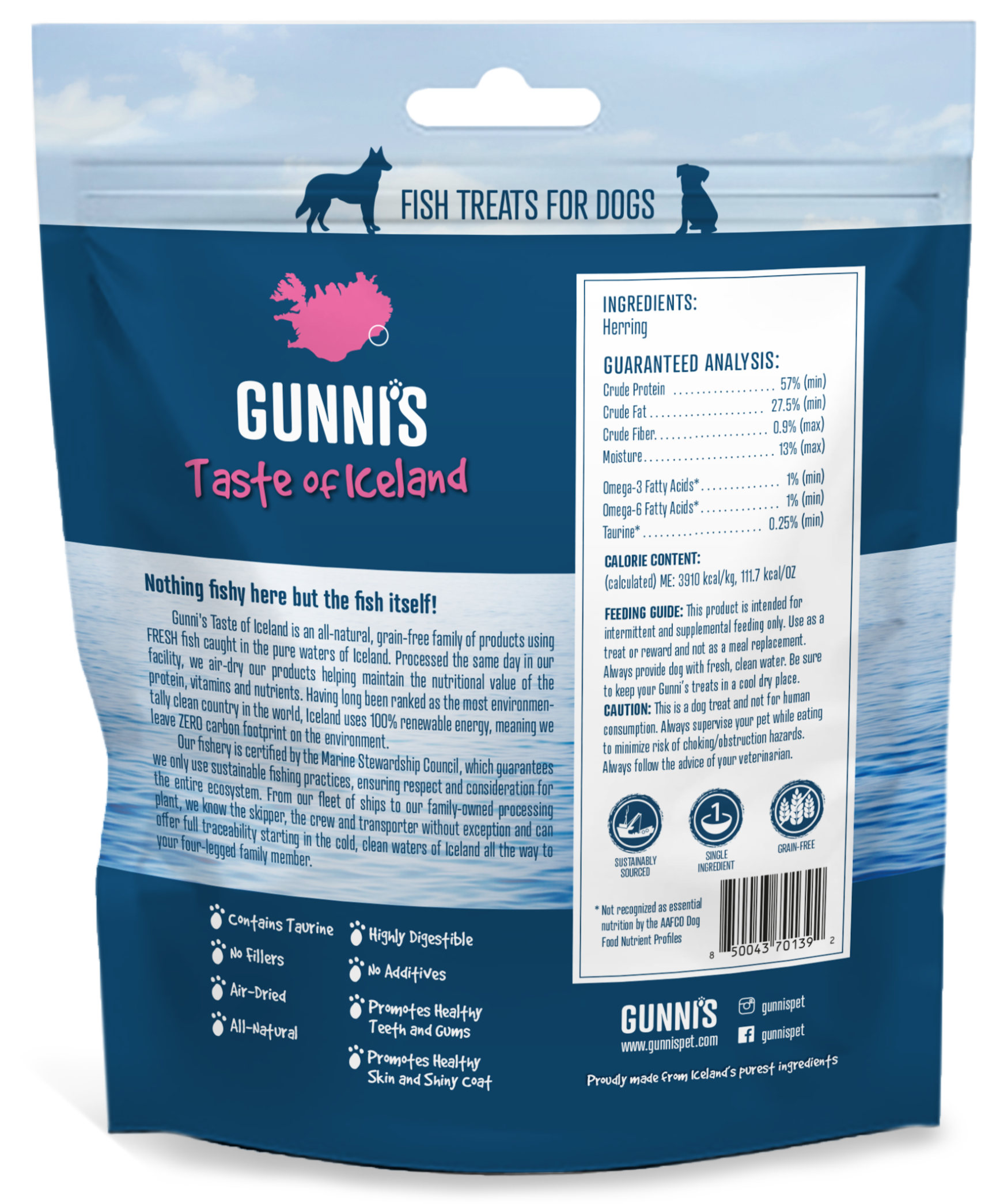Air-dried whole herring dog treat rich in omega-3 and protein